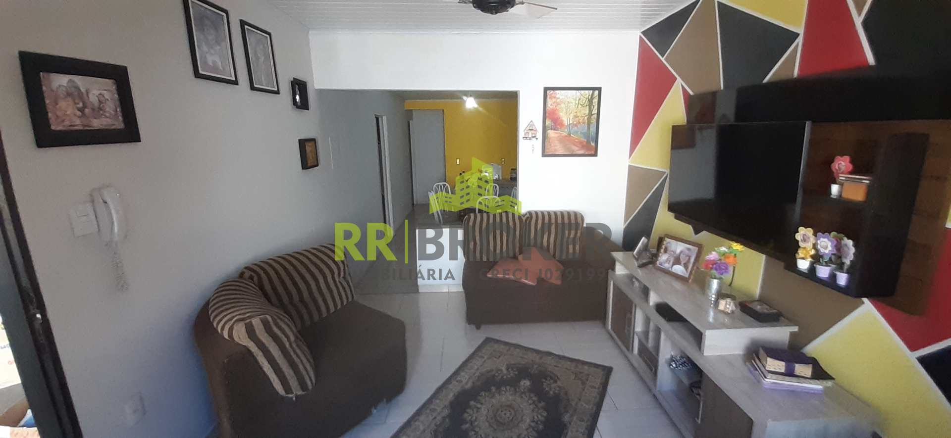 Casa à venda com 2 quartos, 188m² - Foto 1