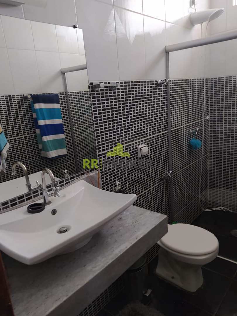 Casa à venda com 3 quartos, 250m² - Foto 11