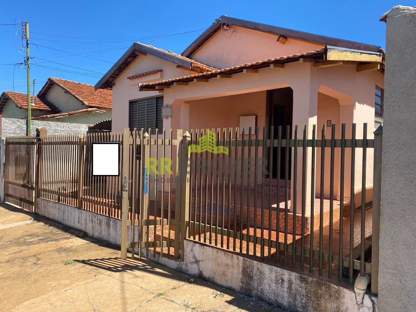 Casa à venda com 3 quartos, 400m² - Foto 1