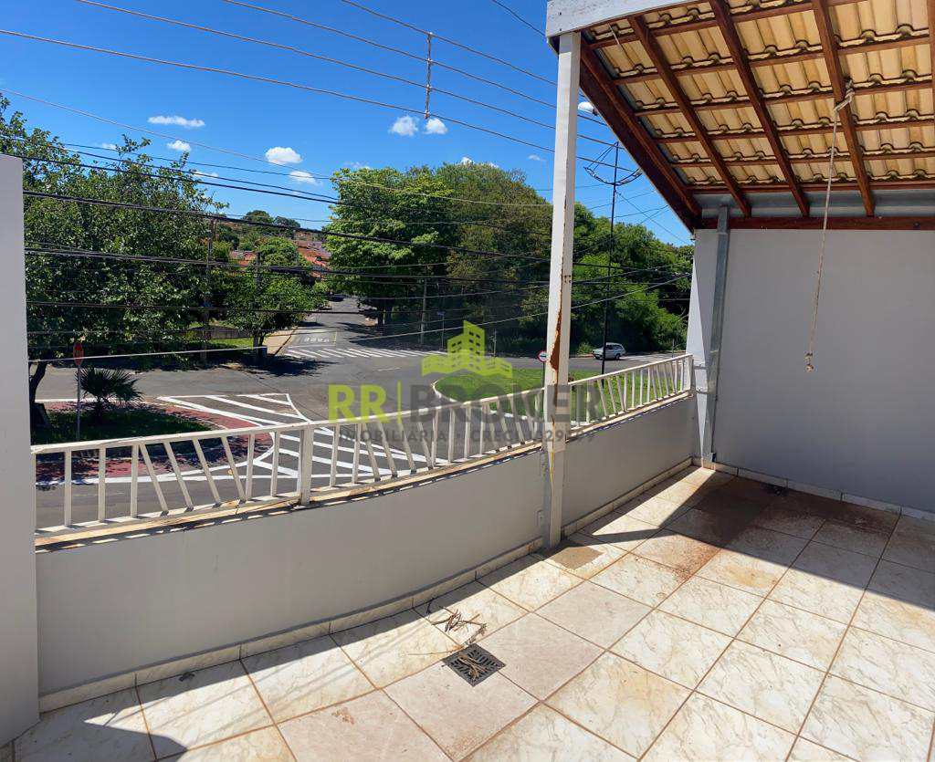 Casa à venda com 3 quartos, 150m² - Foto 1