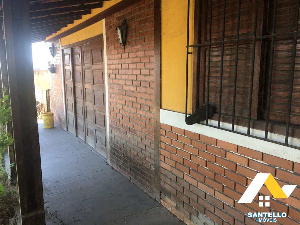 Casa à venda com 4 quartos, 230m² - Foto 1