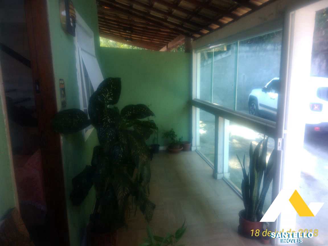 Casa à venda com 2 quartos, 200m² - Foto 1