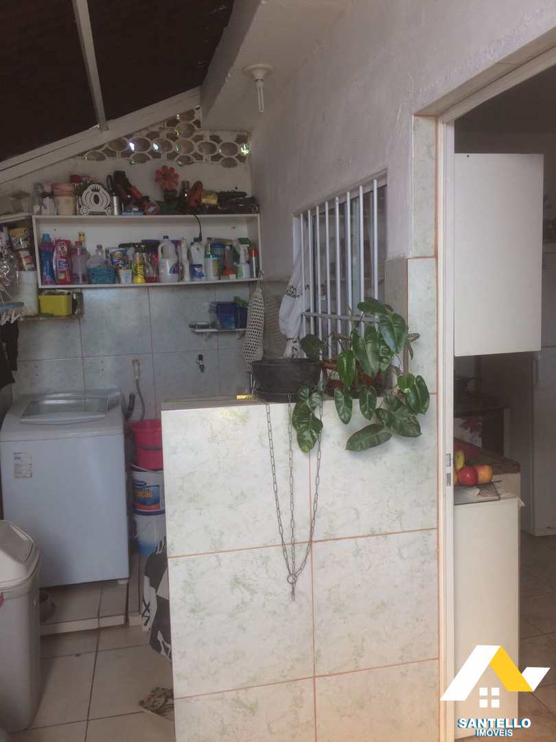 Casa à venda com 2 quartos, 200m² - Foto 4