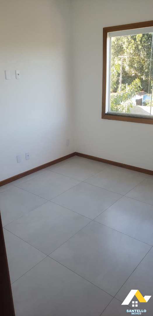 Casa à venda com 3 quartos, 100m² - Foto 2