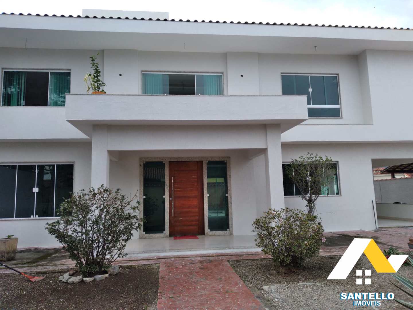 Casa à venda com 4 quartos, 350m² - Foto 1