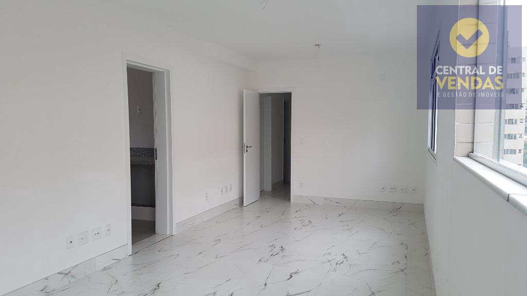 Apartamento à venda com 3 quartos, 189m² - Foto 4