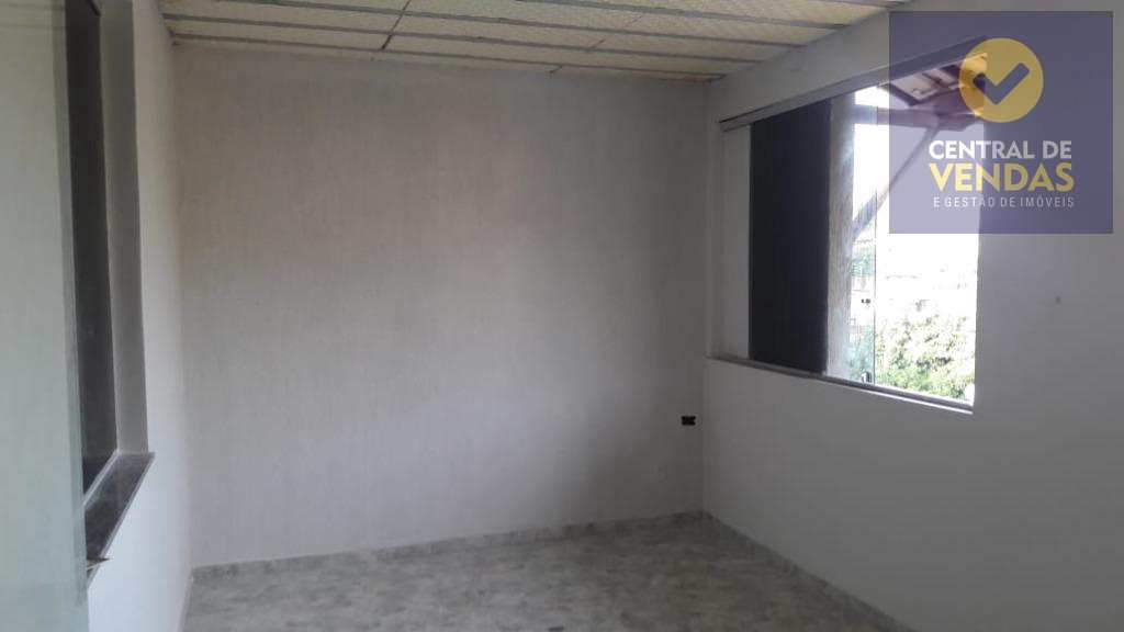 Casa à venda com 3 quartos, 83m² - Foto 11