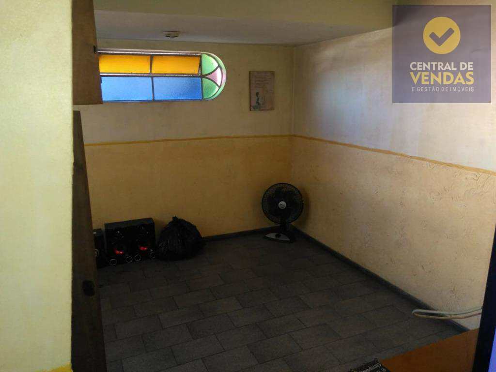 Casa à venda com 3 quartos, 360m² - Foto 25