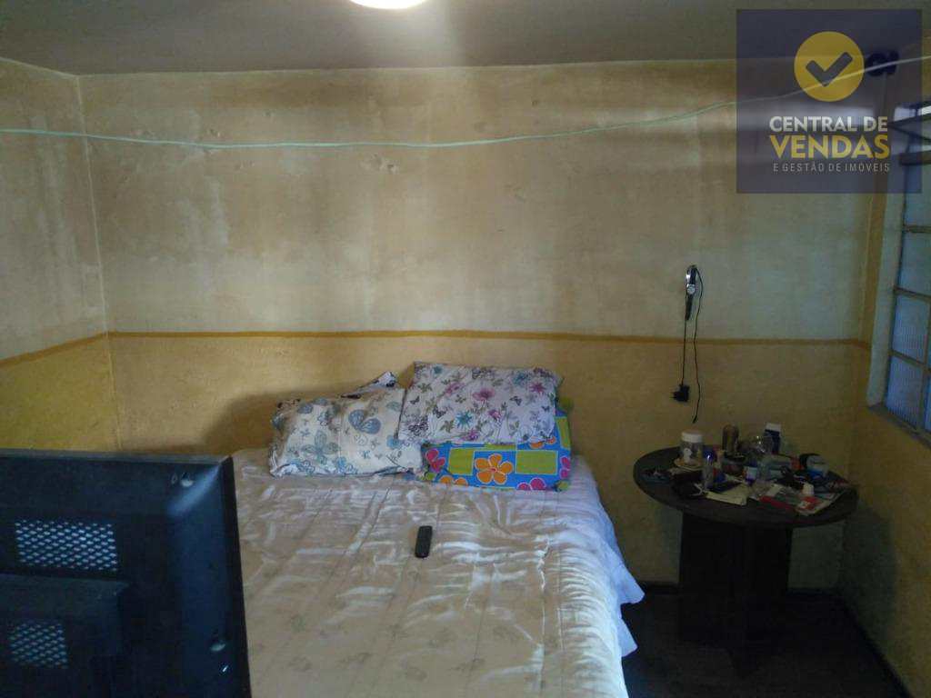 Casa à venda com 3 quartos, 360m² - Foto 4