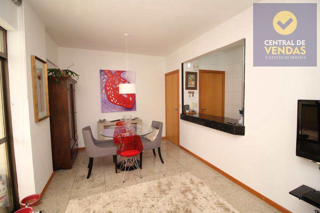 Apartamento à venda com 2 quartos, 70m² - Foto 4