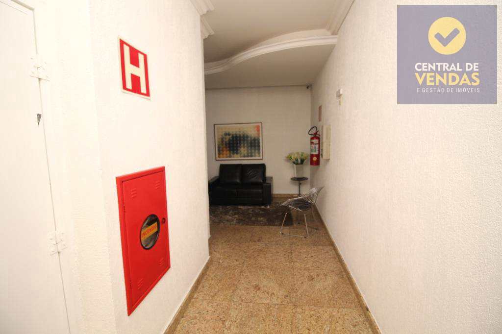 Apartamento à venda com 2 quartos, 70m² - Foto 17