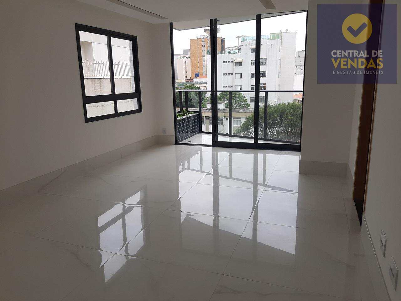 Apartamento à venda com 3 quartos, 90m² - Foto 1