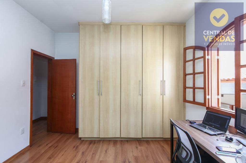 Casa à venda com 4 quartos, 360m² - Foto 28