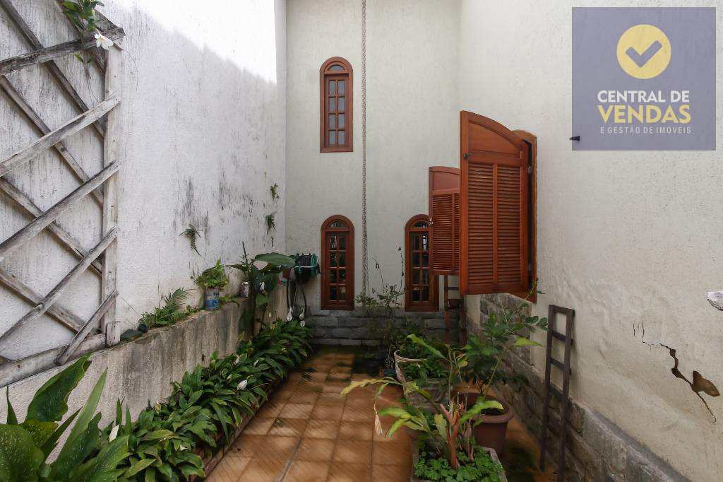 Casa à venda com 4 quartos, 360m² - Foto 32