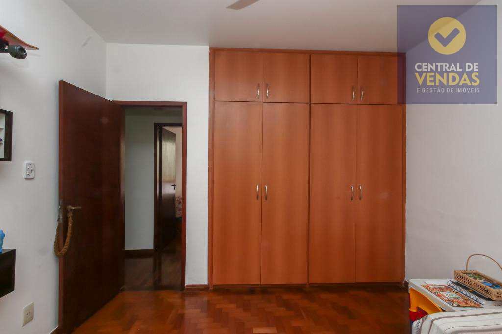 Casa à venda com 4 quartos, 360m² - Foto 8