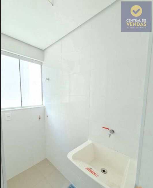 Apartamento à venda com 2 quartos, 62m² - Foto 2