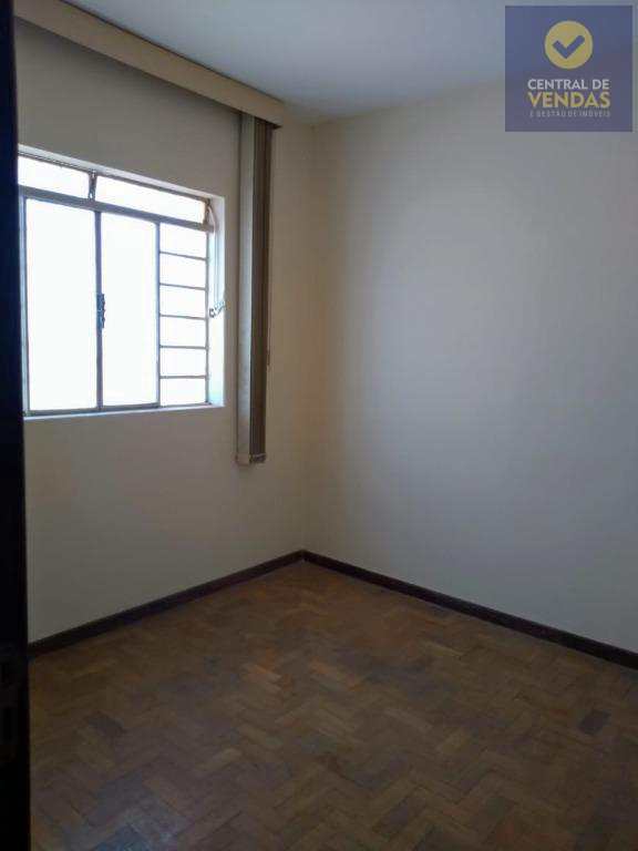 Casa à venda com 3 quartos, 308m² - Foto 14