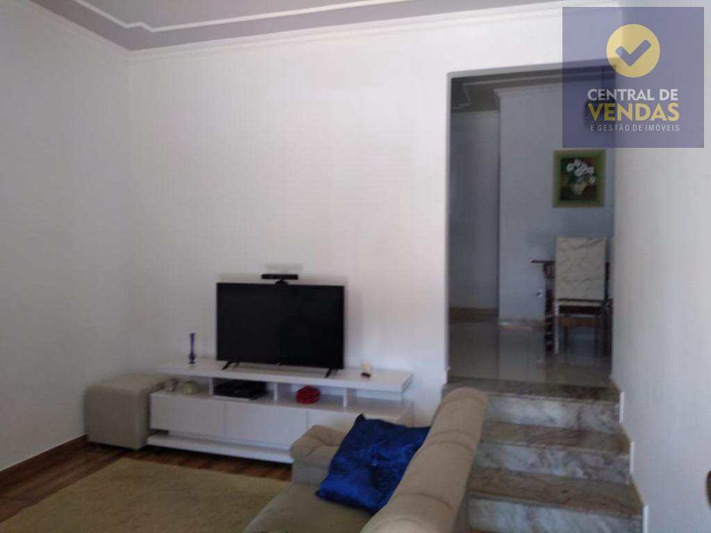 Casa à venda com 3 quartos, 360m² - Foto 4