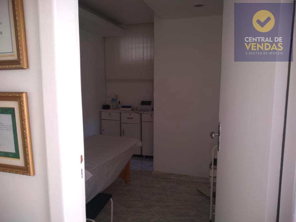 Casa à venda com 3 quartos, 360m² - Foto 11