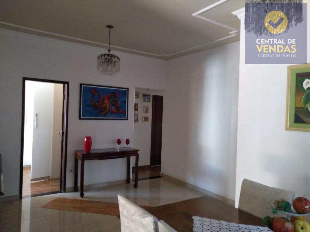 Casa à venda com 3 quartos, 360m² - Foto 8