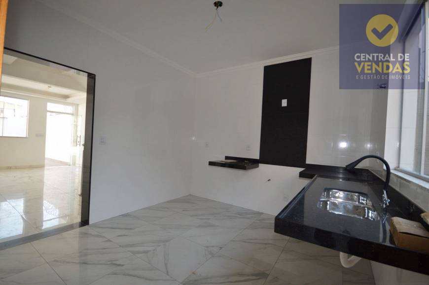 Casa à venda e aluguel com 3 quartos, 105m² - Foto 15