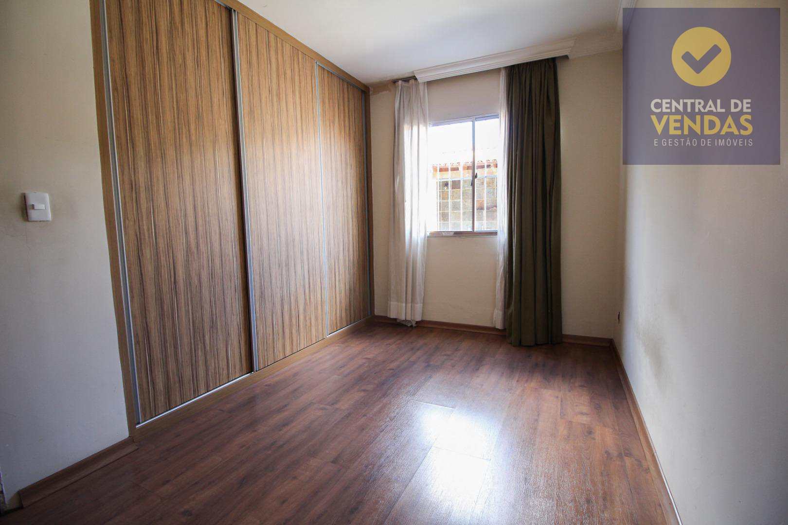 Casa à venda com 4 quartos, 360m² - Foto 15