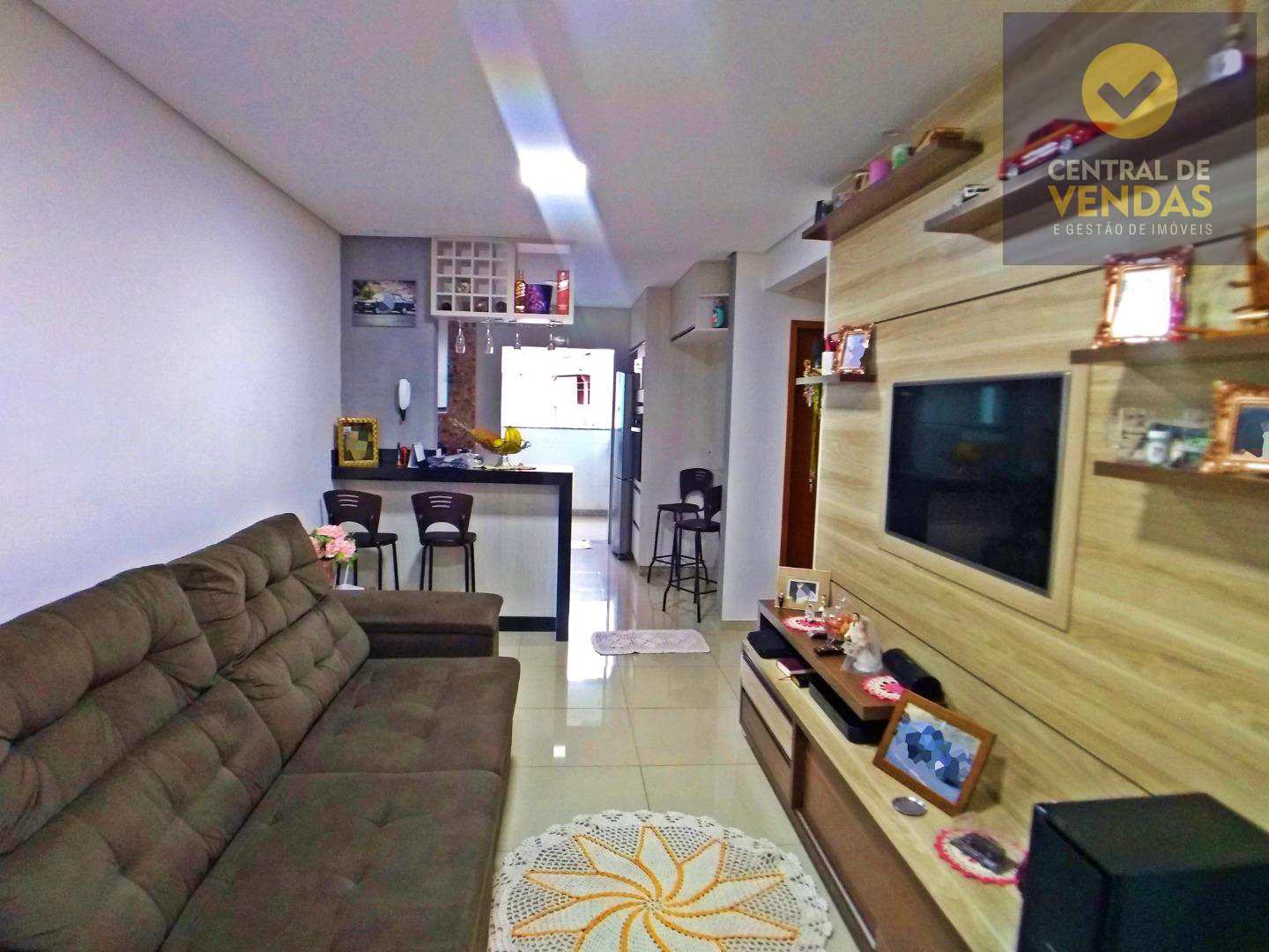 Apartamento à venda com 2 quartos, 65m² - Foto 1