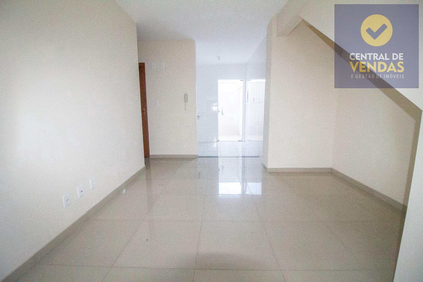 Apartamento à venda com 2 quartos, 62m² - Foto 2