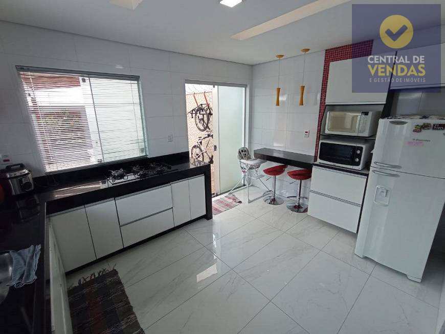 Casa à venda com 3 quartos, 180m² - Foto 26