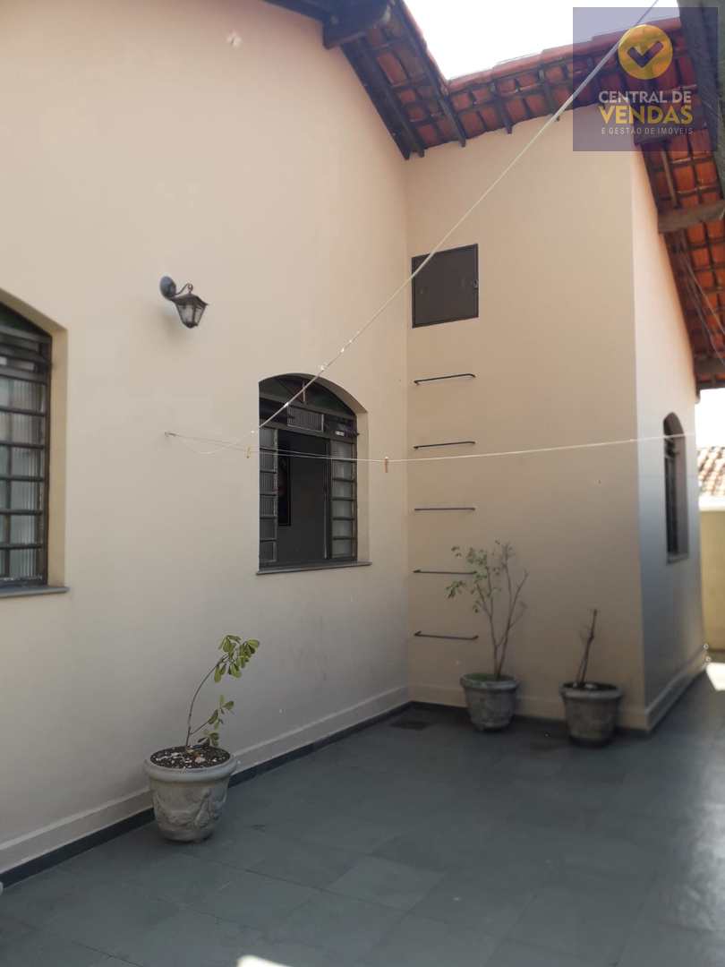 Casa à venda com 3 quartos, 360m² - Foto 5