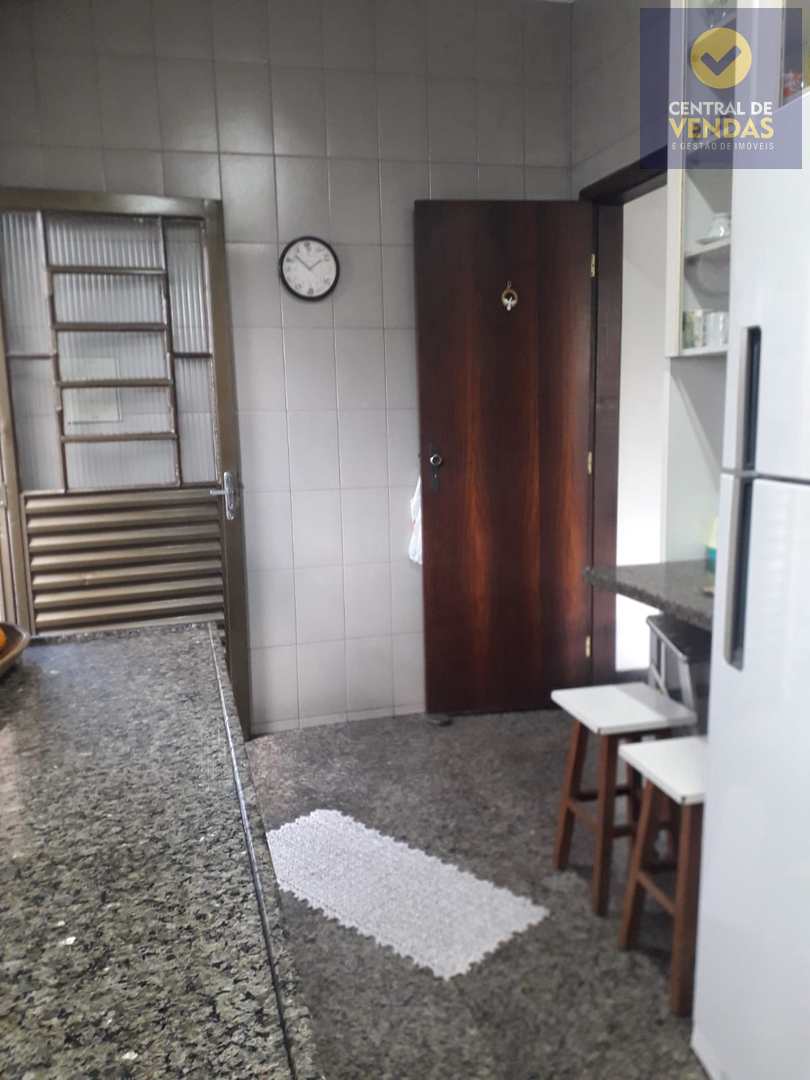 Casa à venda com 3 quartos, 360m² - Foto 33