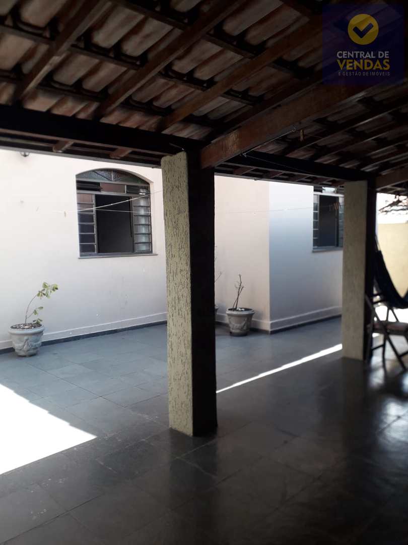 Casa à venda com 3 quartos, 360m² - Foto 11