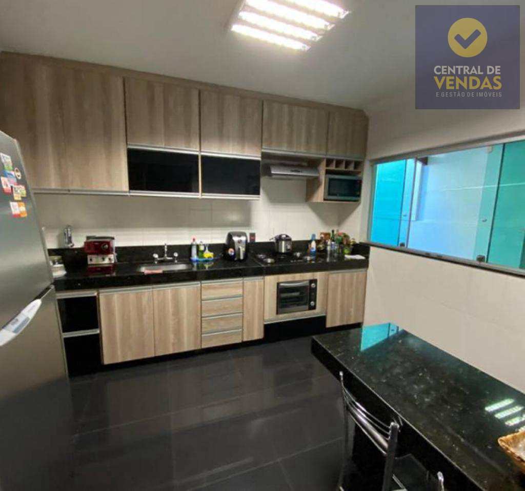 Casa à venda com 4 quartos, 152m² - Foto 2