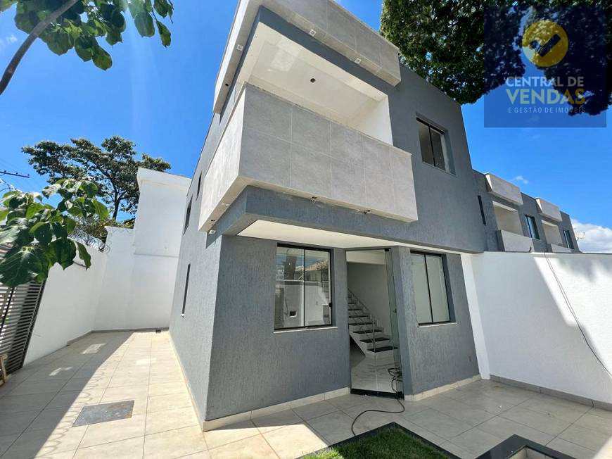 Casa à venda com 3 quartos, 83m² - Foto 1