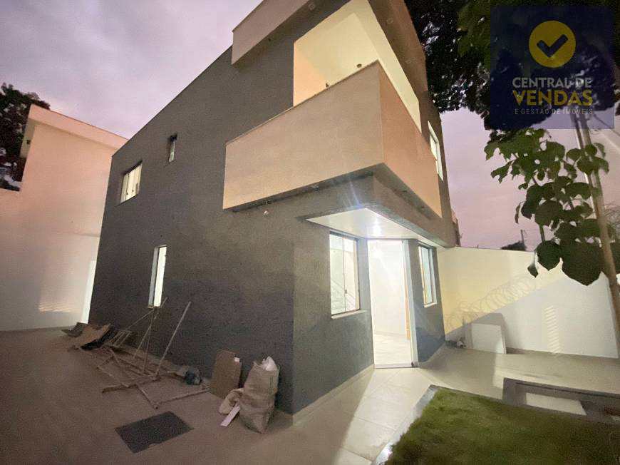 Casa à venda com 3 quartos, 83m² - Foto 2