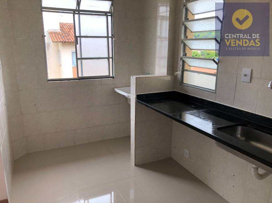 Apartamento à venda com 2 quartos, 48m² - Foto 2