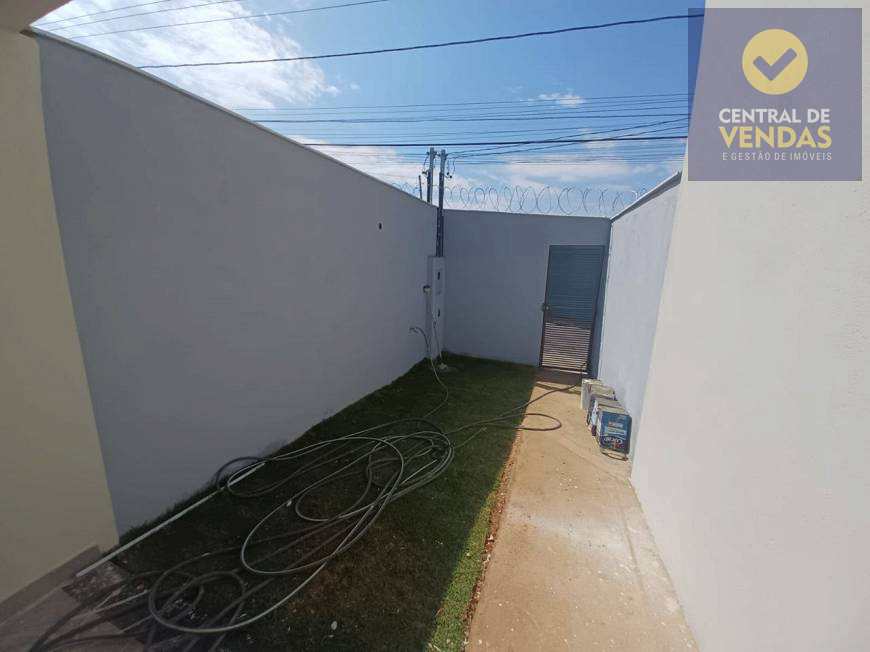 Casa à venda com 2 quartos, 90m² - Foto 1