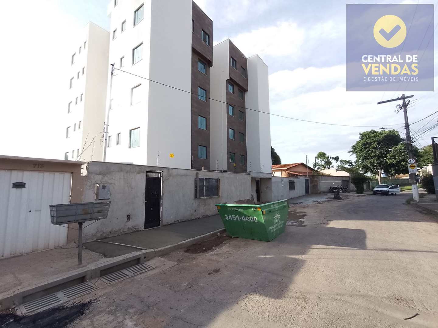 Apartamento à venda com 2 quartos, 80m² - Foto 2