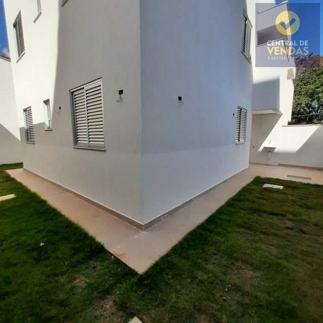 Apartamento à venda com 3 quartos, 75m² - Foto 2