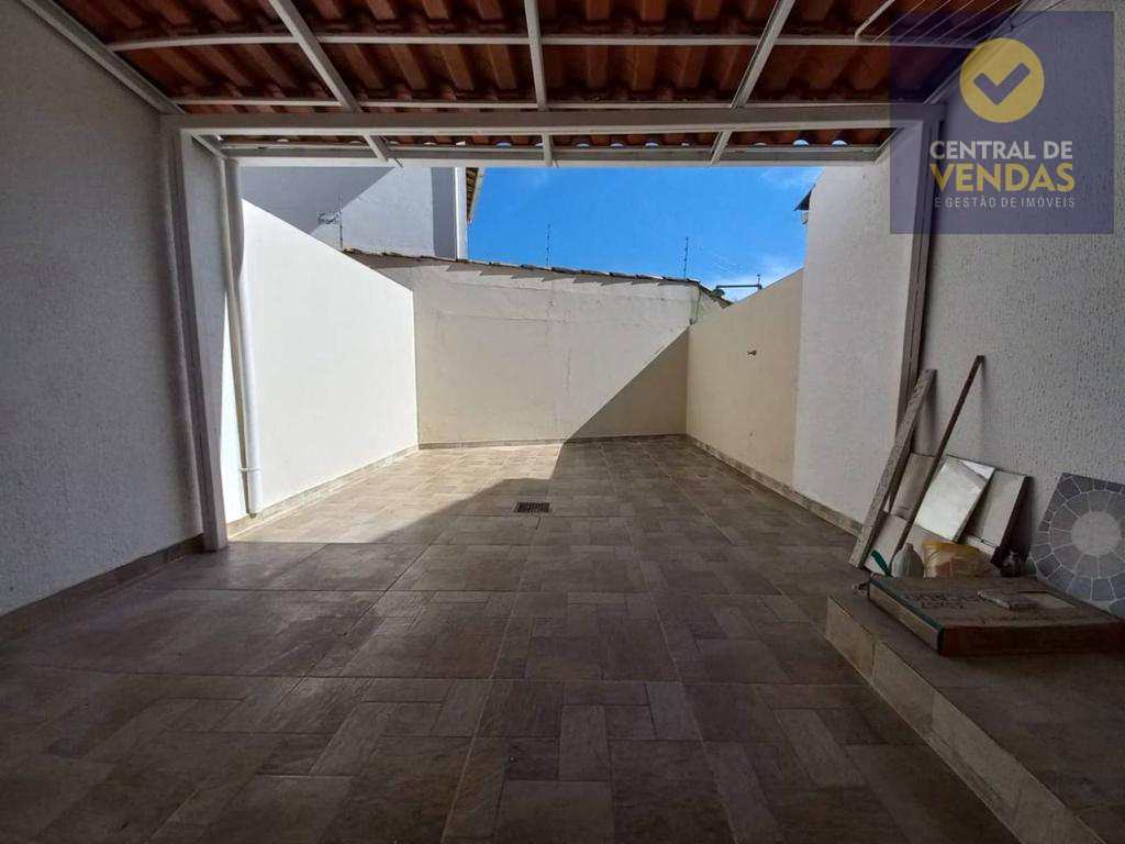 Casa à venda com 2 quartos, 60m² - Foto 12