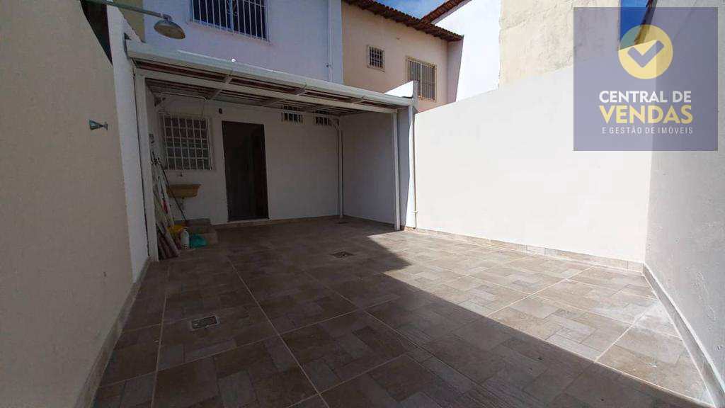 Casa à venda com 2 quartos, 60m² - Foto 14