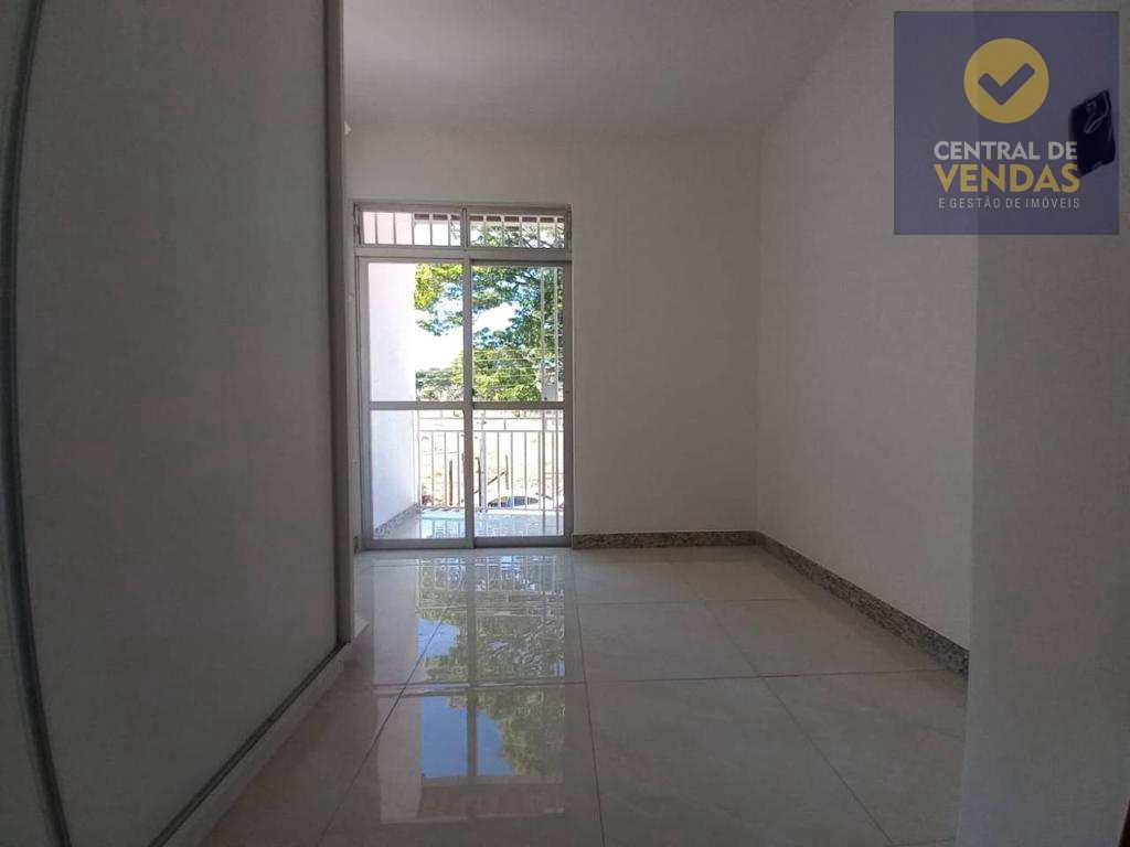 Casa à venda com 2 quartos, 60m² - Foto 3