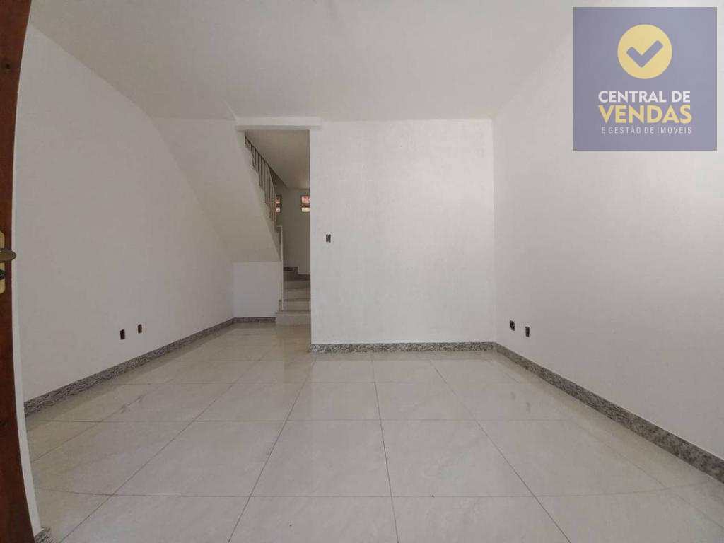 Casa à venda com 2 quartos, 60m² - Foto 10