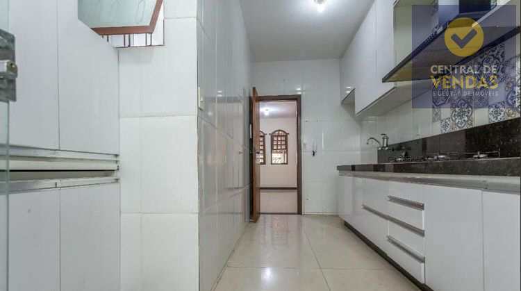 Casa à venda com 3 quartos, 60m² - Foto 5