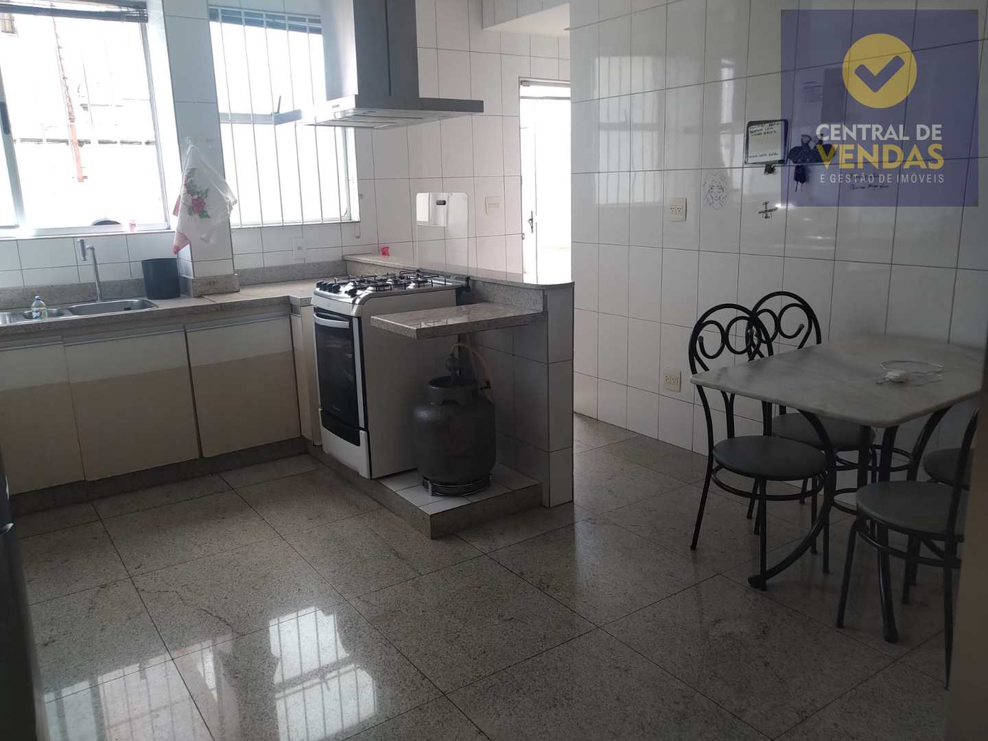 Apartamento à venda com 4 quartos, 240m² - Foto 11