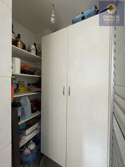 Apartamento à venda com 3 quartos, 110m² - Foto 2