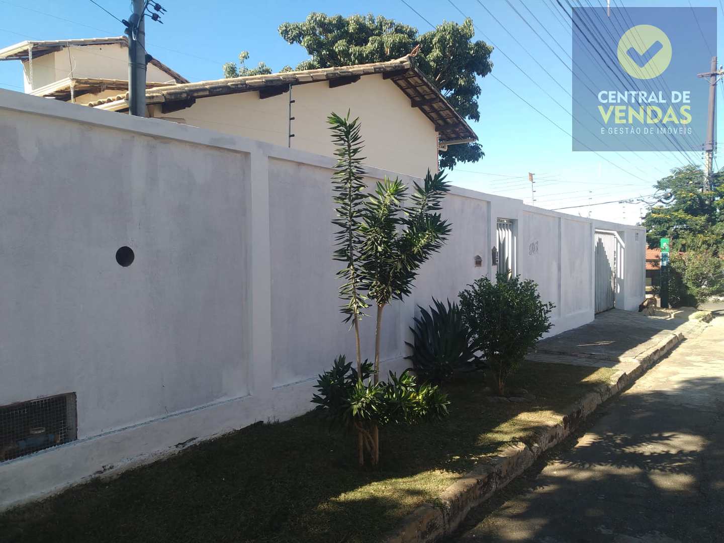 Casa à venda com 4 quartos, 460m² - Foto 1