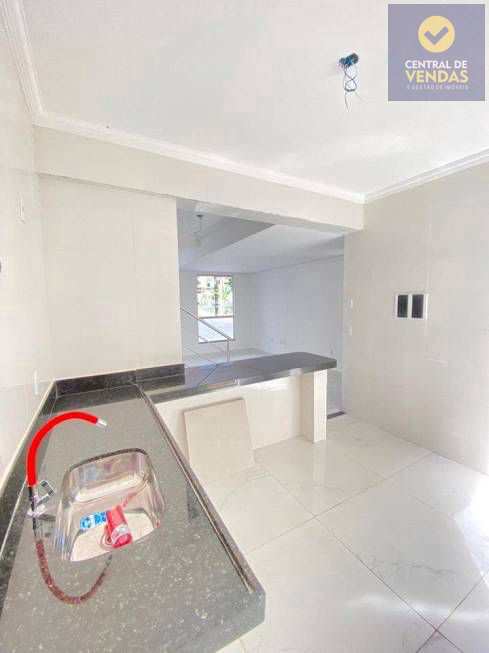 Casa à venda com 3 quartos, 206m² - Foto 4