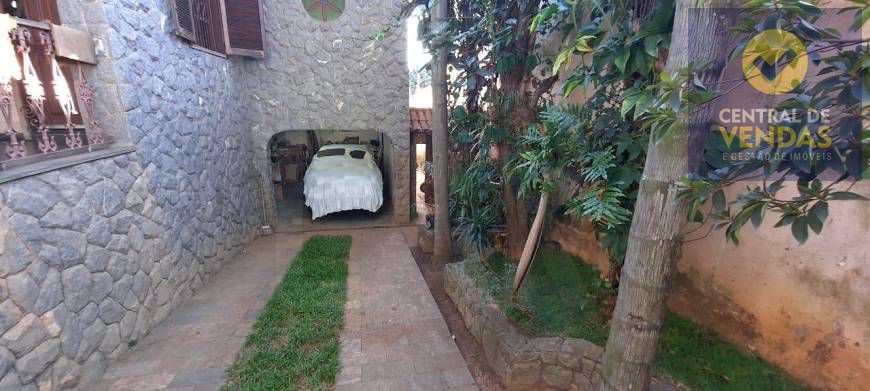 Casa à venda com 4 quartos, 360m² - Foto 12