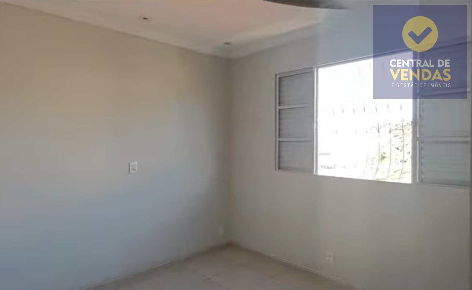 Apartamento à venda com 3 quartos, 85m² - Foto 2